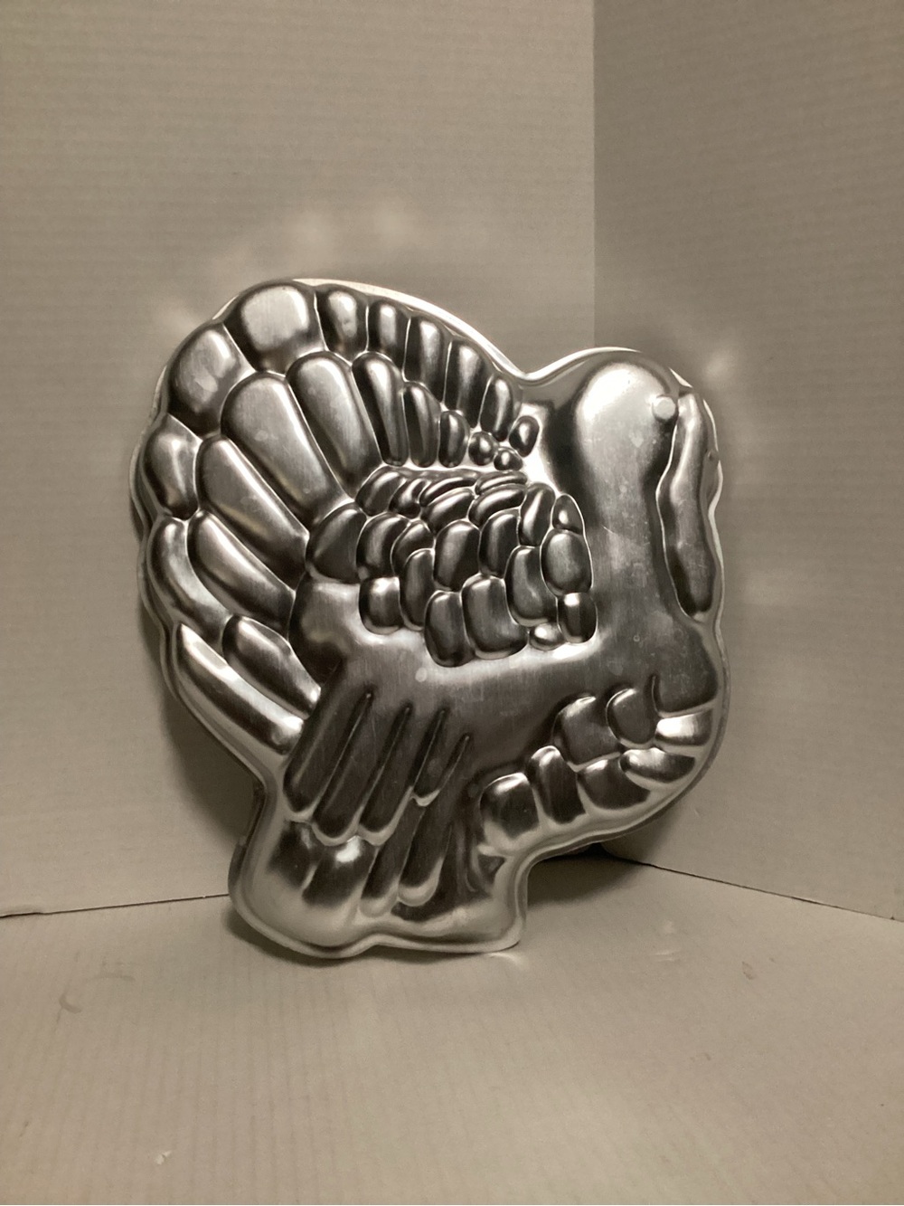 Vintage Metallic Turkey-Shaped Cake Pan - Silver 1979 Wilton